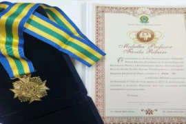 TRE-PI homenageia autoridades e servidor com Medalhas do Mérito Eleitoral