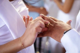 Casamento comunitário oficializa união de 186 casais em Teresina