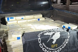 Fiscalização por luz azul em faróis termina com apreensão de 475 kg de cocaína no Piauí