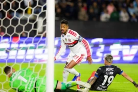 Flamengo avança e Brasil coloca três clubes nas semifinais da Libertadores